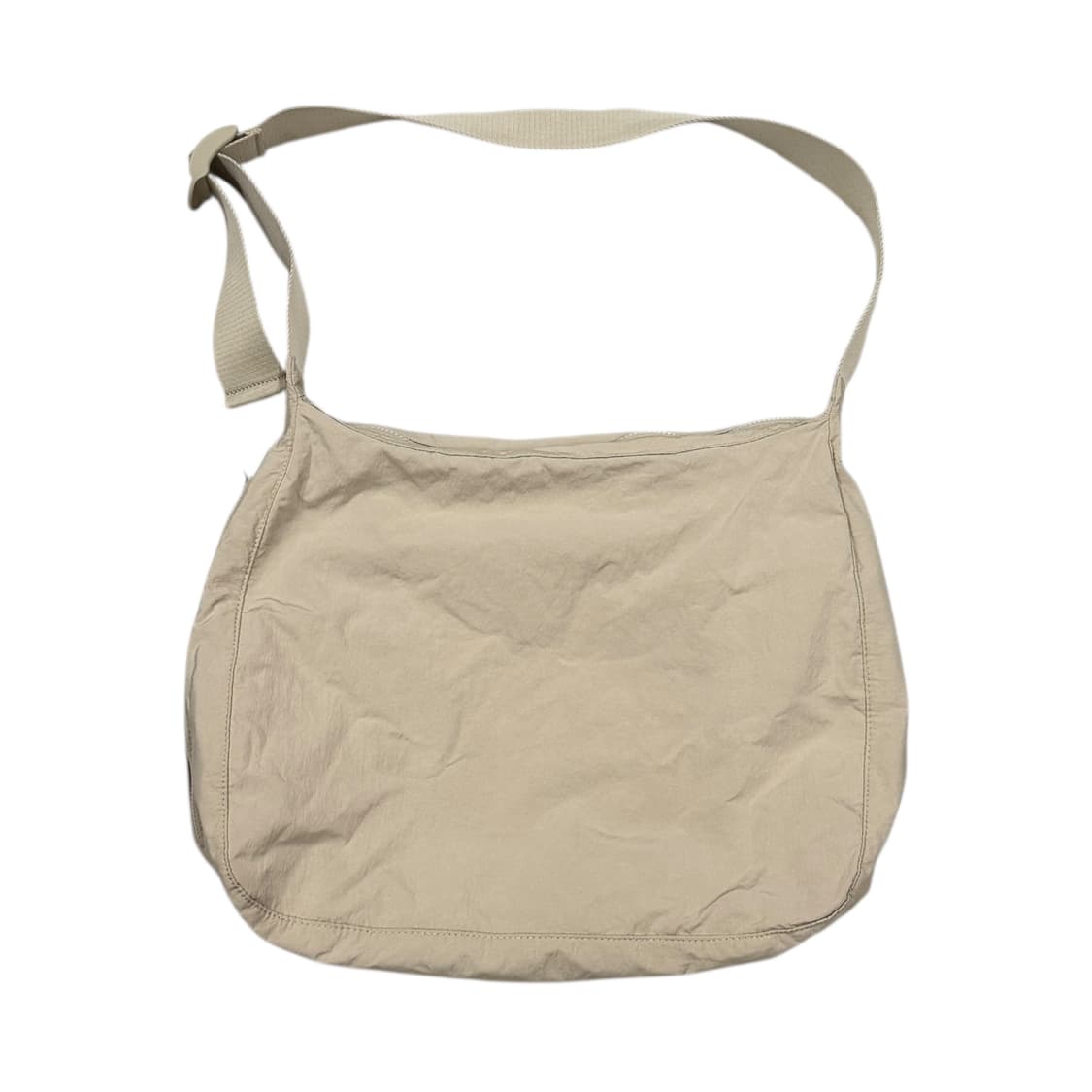 COS 코스 슬라우치 나일론 메신저백 크로스백 가방 베이지 상품이미지4