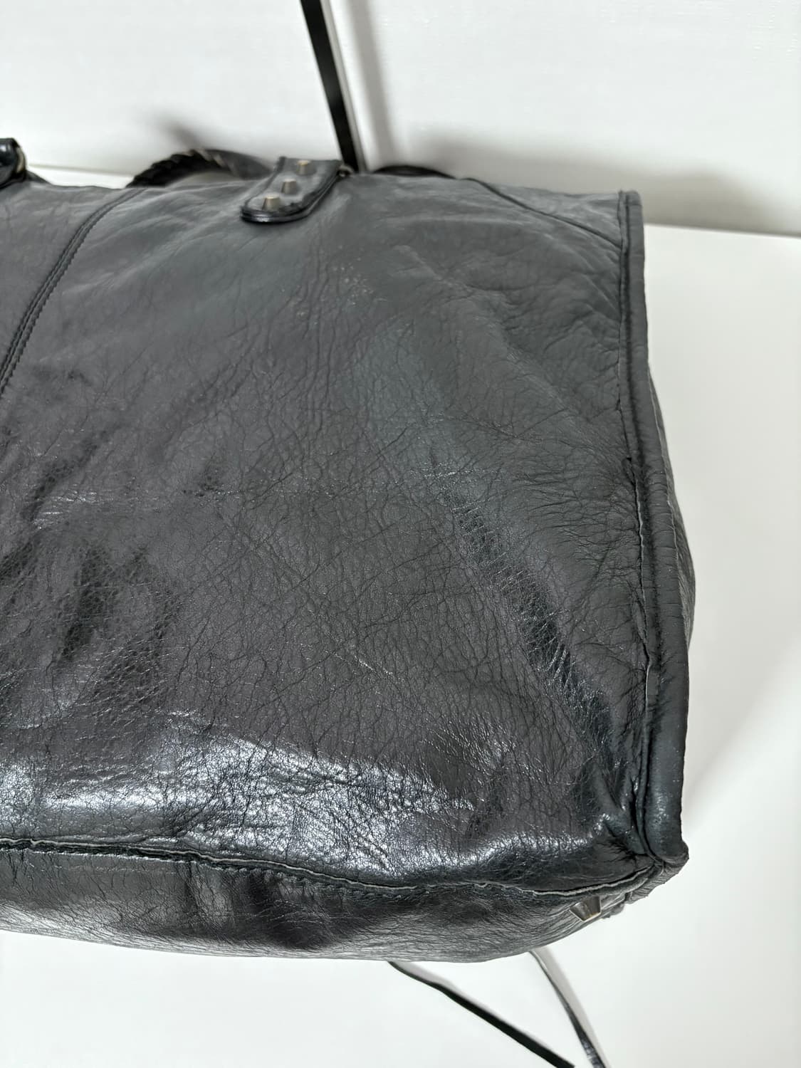 발렌시아가 위켄더 모터백 블랙 상품이미지7