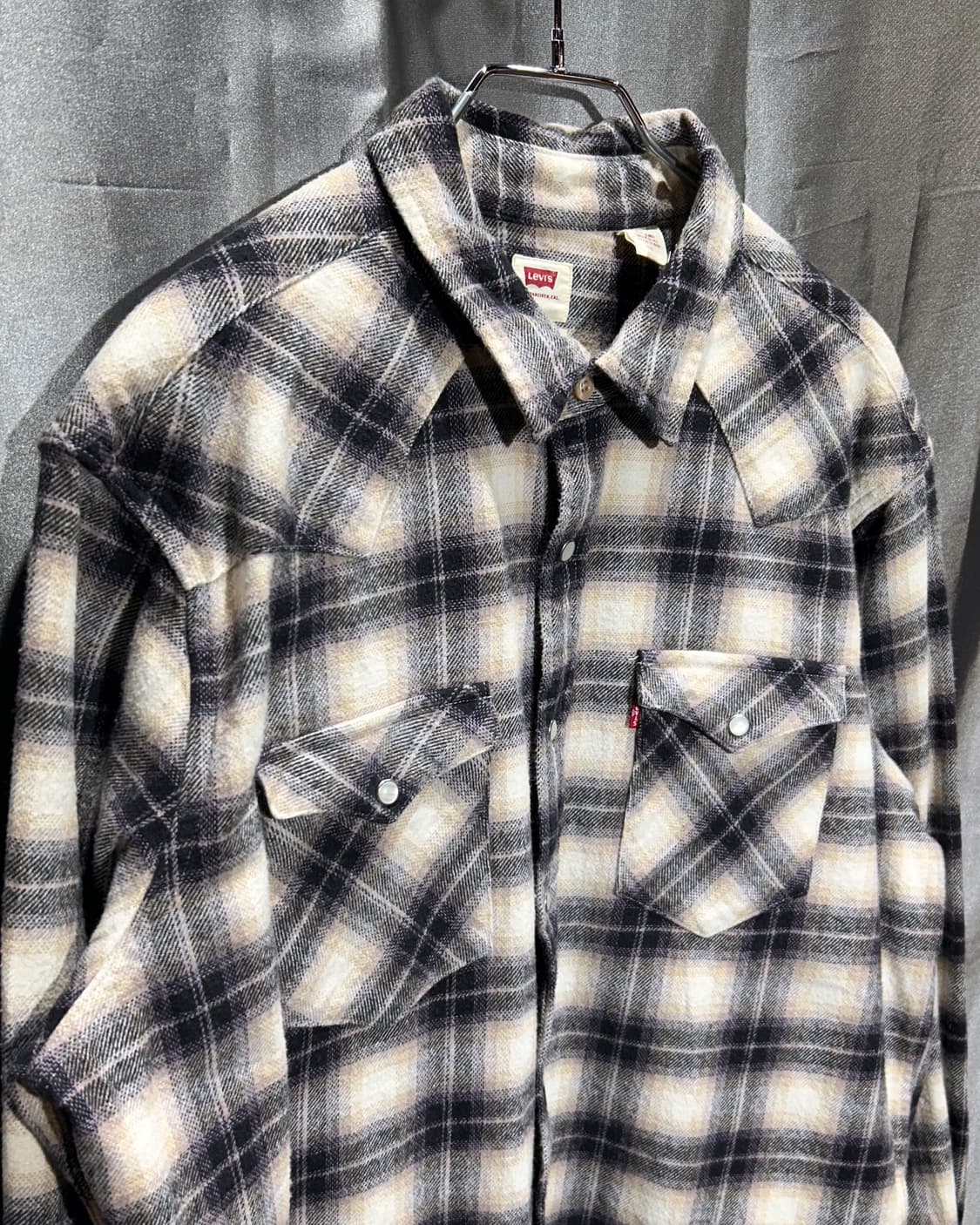 L 리바이스 클래식 모노톤 화이트 체크셔츠 상품이미지4