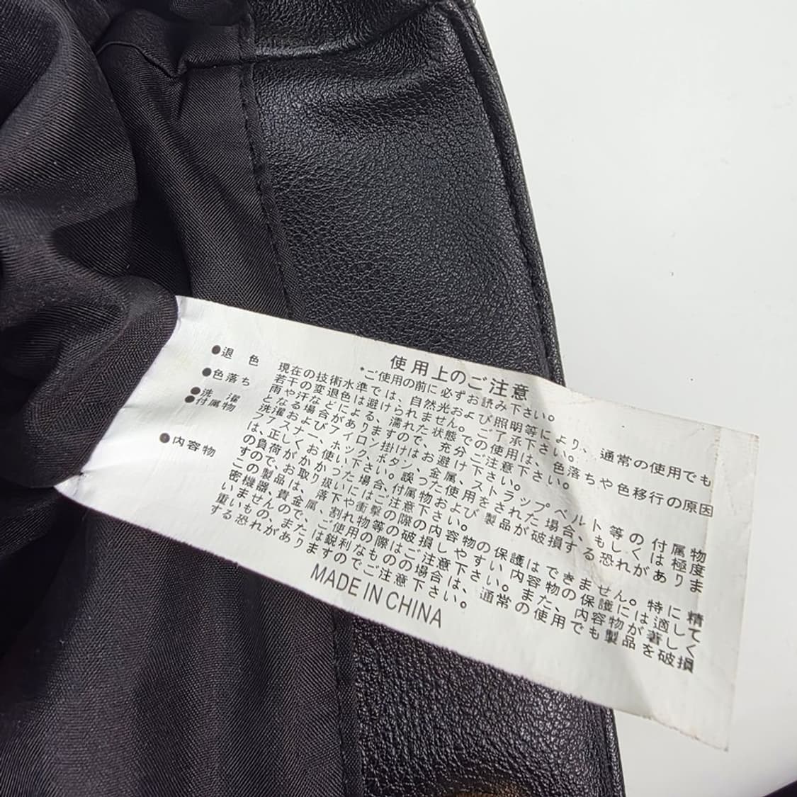 클래식 블랙 투버클 플랩 백팩 상품이미지9