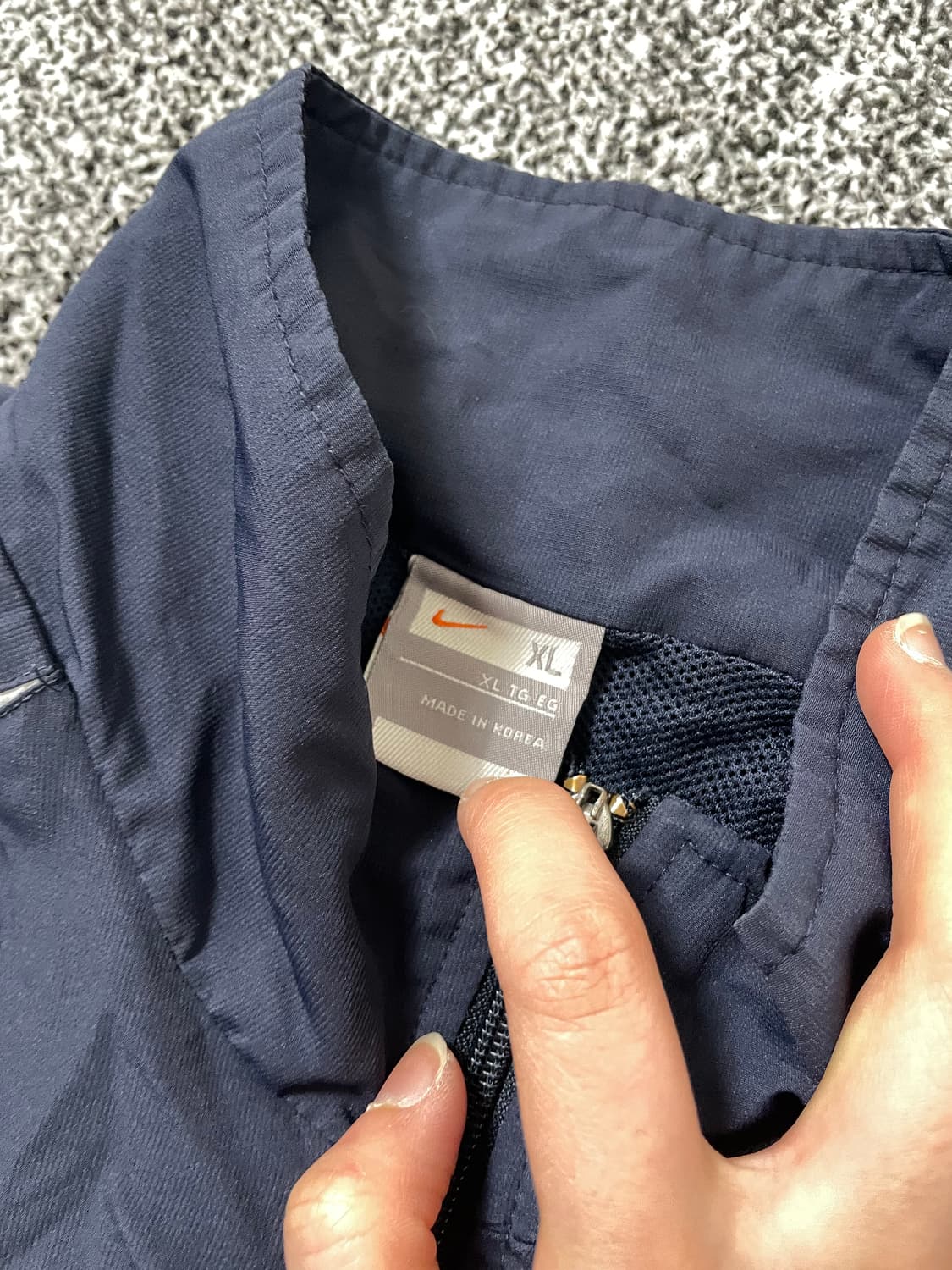 빈티지9. 나이키 스우시 올드스쿨 바람막이 점퍼 블랙화이트 배색 상품이미지3