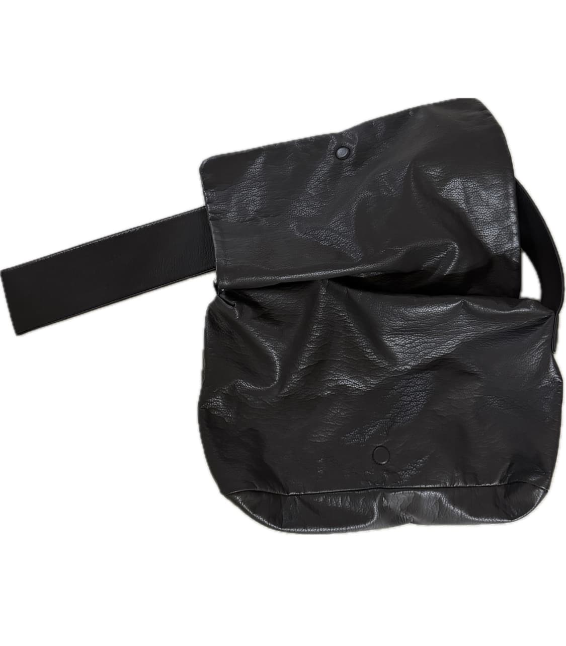 플리즈프로젝트 스터드 레더 메신저백 다크브라운 상품이미지2