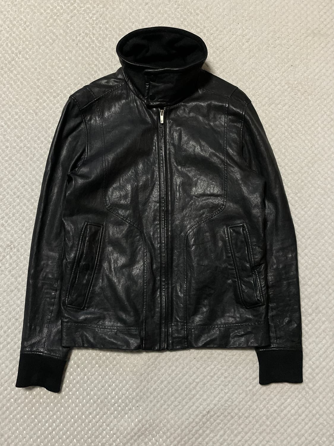 TATE 웨스턴 무드 램스킨 양가죽 하이넥 절개 레더 자켓 상품이미지1