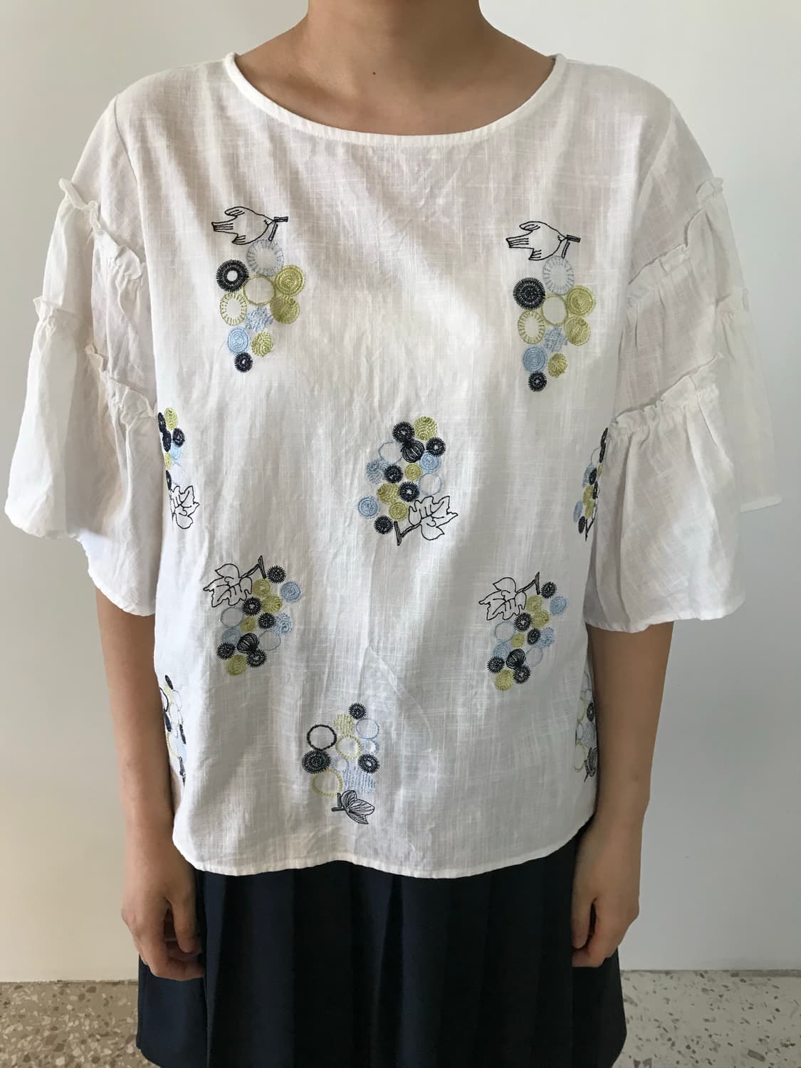 모리걸 포도 화이트 블라우스 상품이미지2