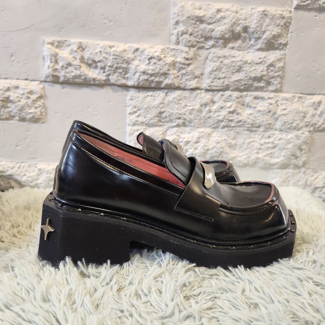 Y2K 무드 통굽 플랫폼 로퍼 / 실버 메탈 포인트 / 235 상품이미지2