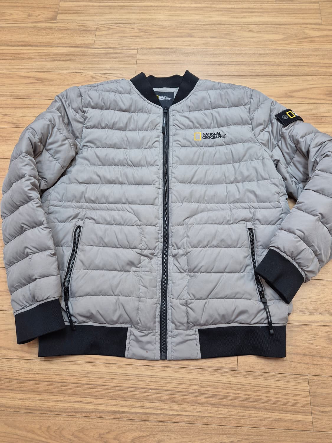 내셔널지오그래픽 경량 패딩 점퍼 XL사이즈 판매합니다. 색상은 OAK B 상품이미지1