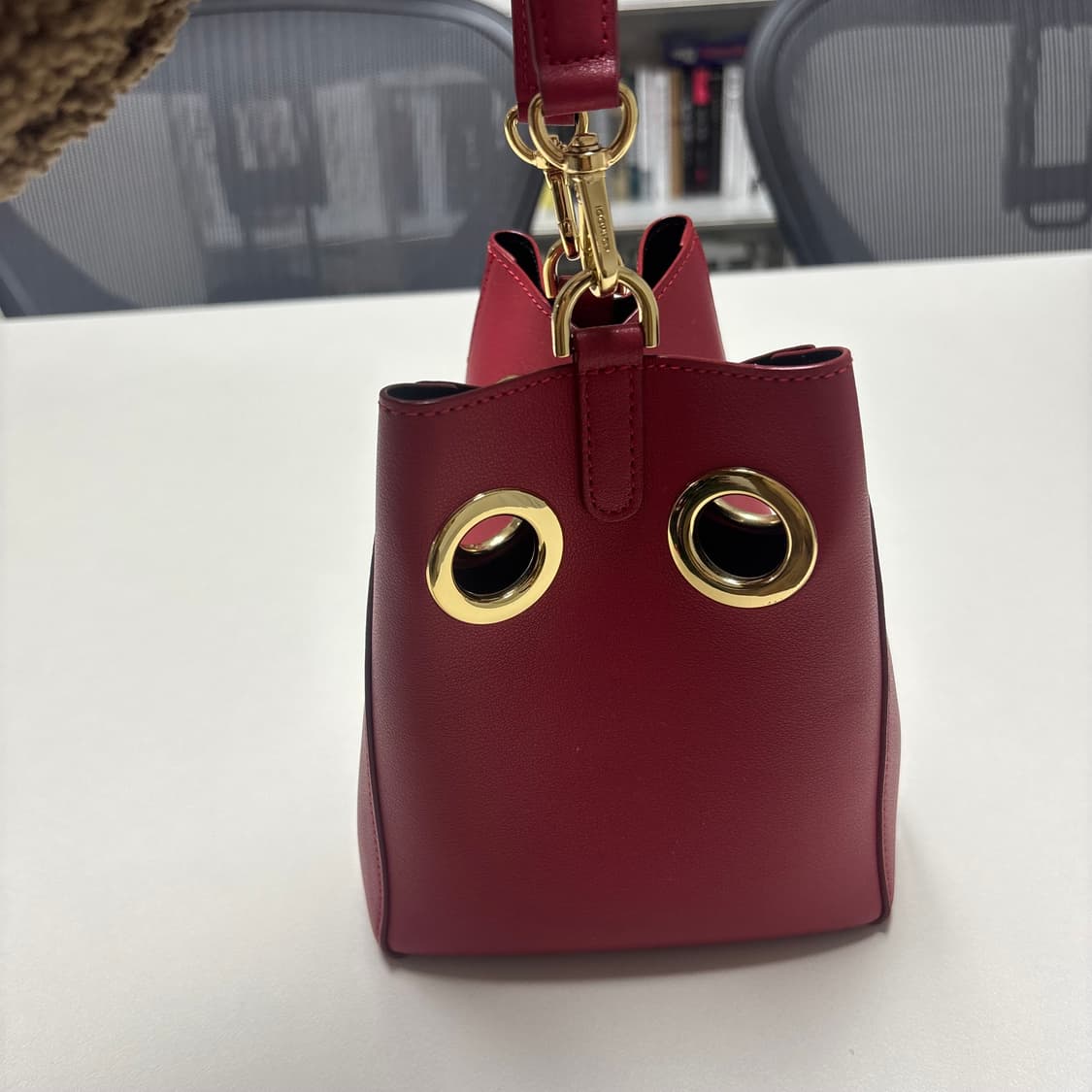 코이무이 레드 숄더백 상품이미지4