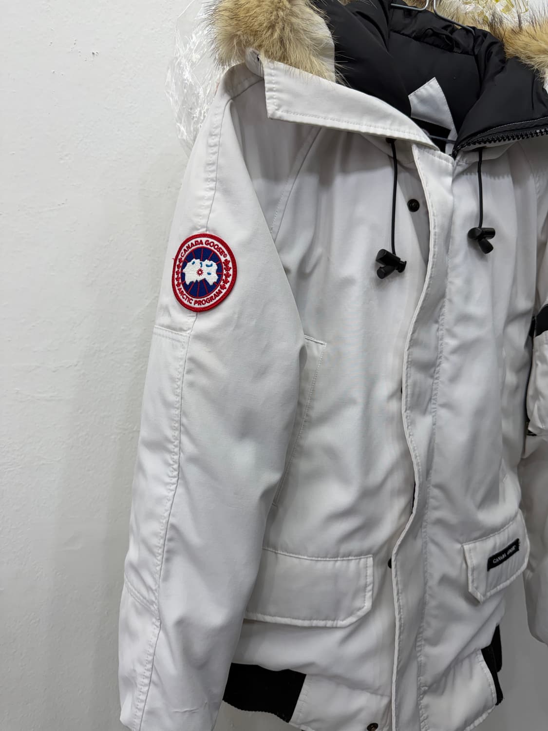 정품) 캐나다구스 여성 오버핏 하프패딩 XS 상품이미지3