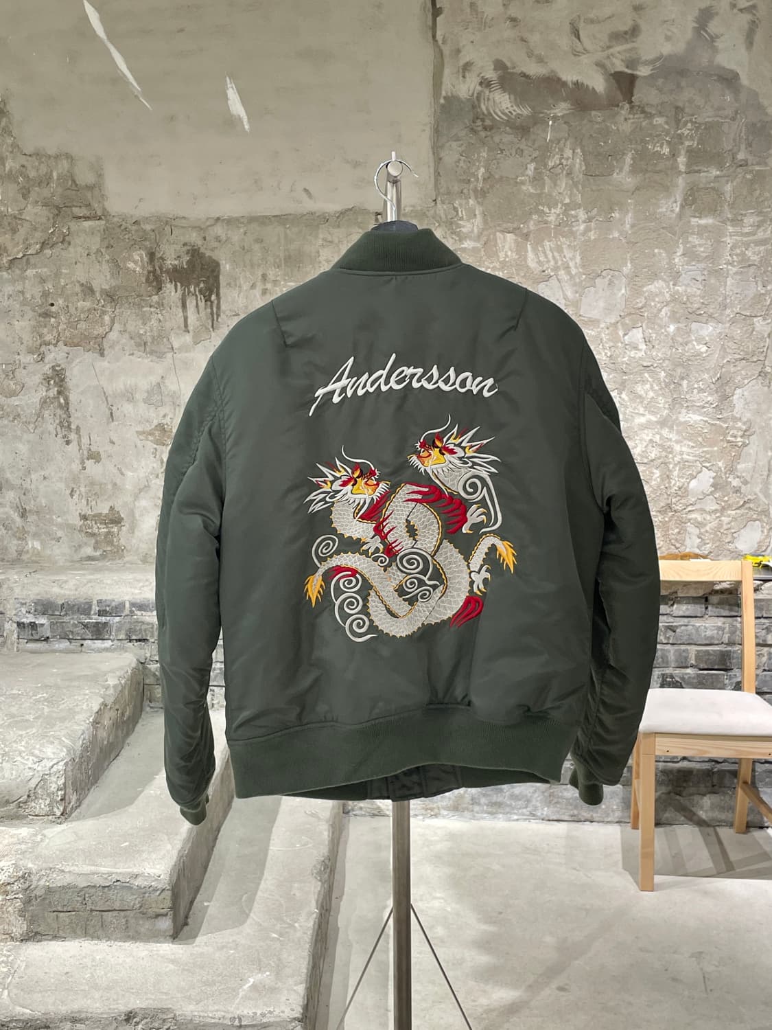 쇼트 x 앤더슨벨 카키 수베니어 드래곤 sb-13 봄버 자켓 상품이미지6