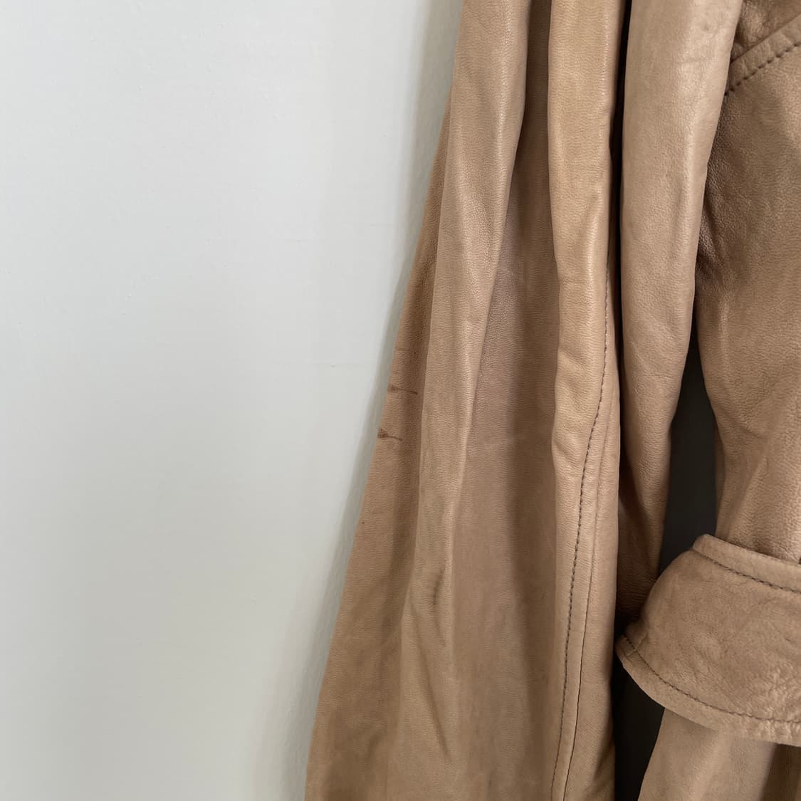 크리스찬 디올 양가죽 브라운 벨티드 견장 롱 코트 상품이미지9