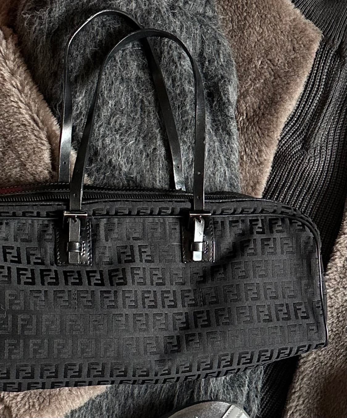 펜디 바게트백 블랙 은장 상품이미지5