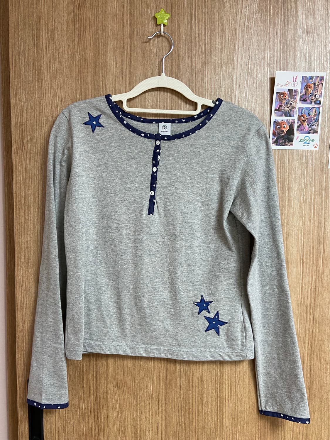 RONRON 론론 스타패치 블로킹 헨리넥 롱슬리브 그레이 상품이미지2