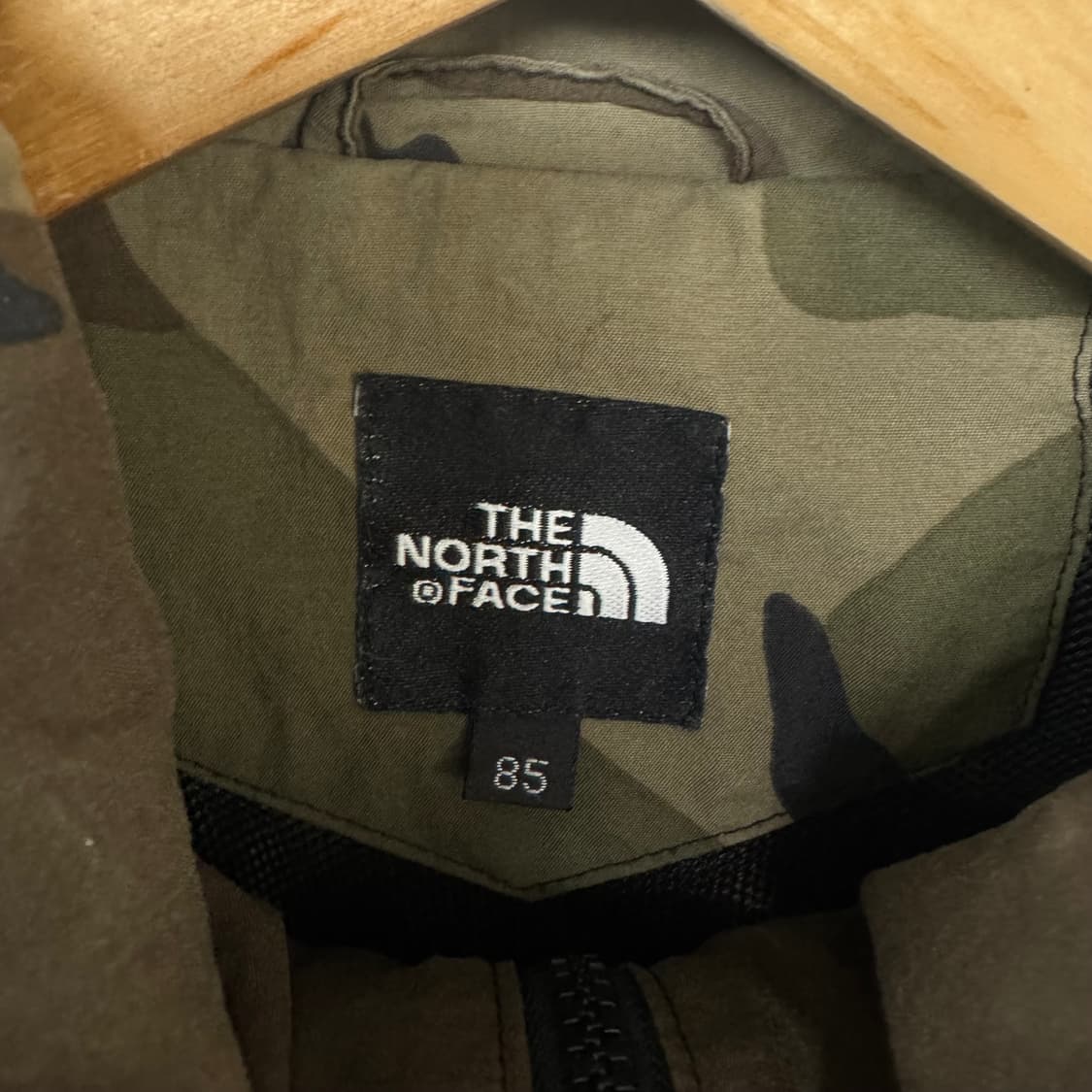 노스페이스 카모 바람막이 자켓 상품이미지3