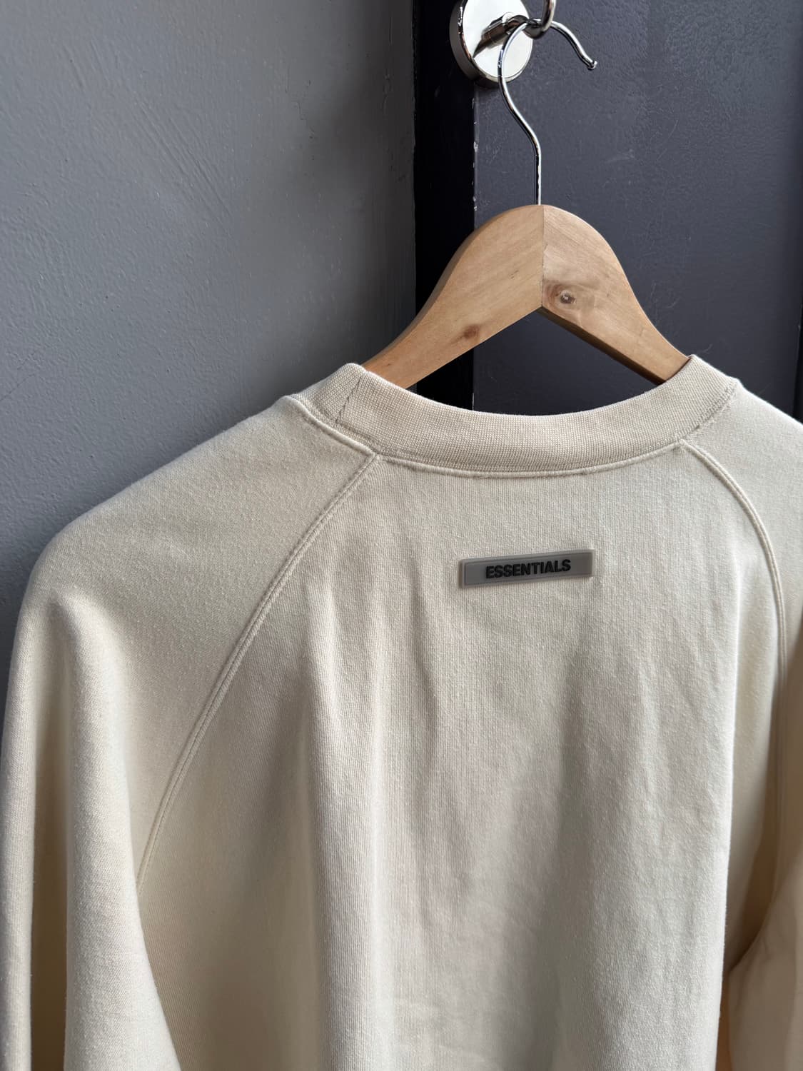 L/ 피어오브갓 에센셜 프론트 로고 맨투맨 상품이미지6