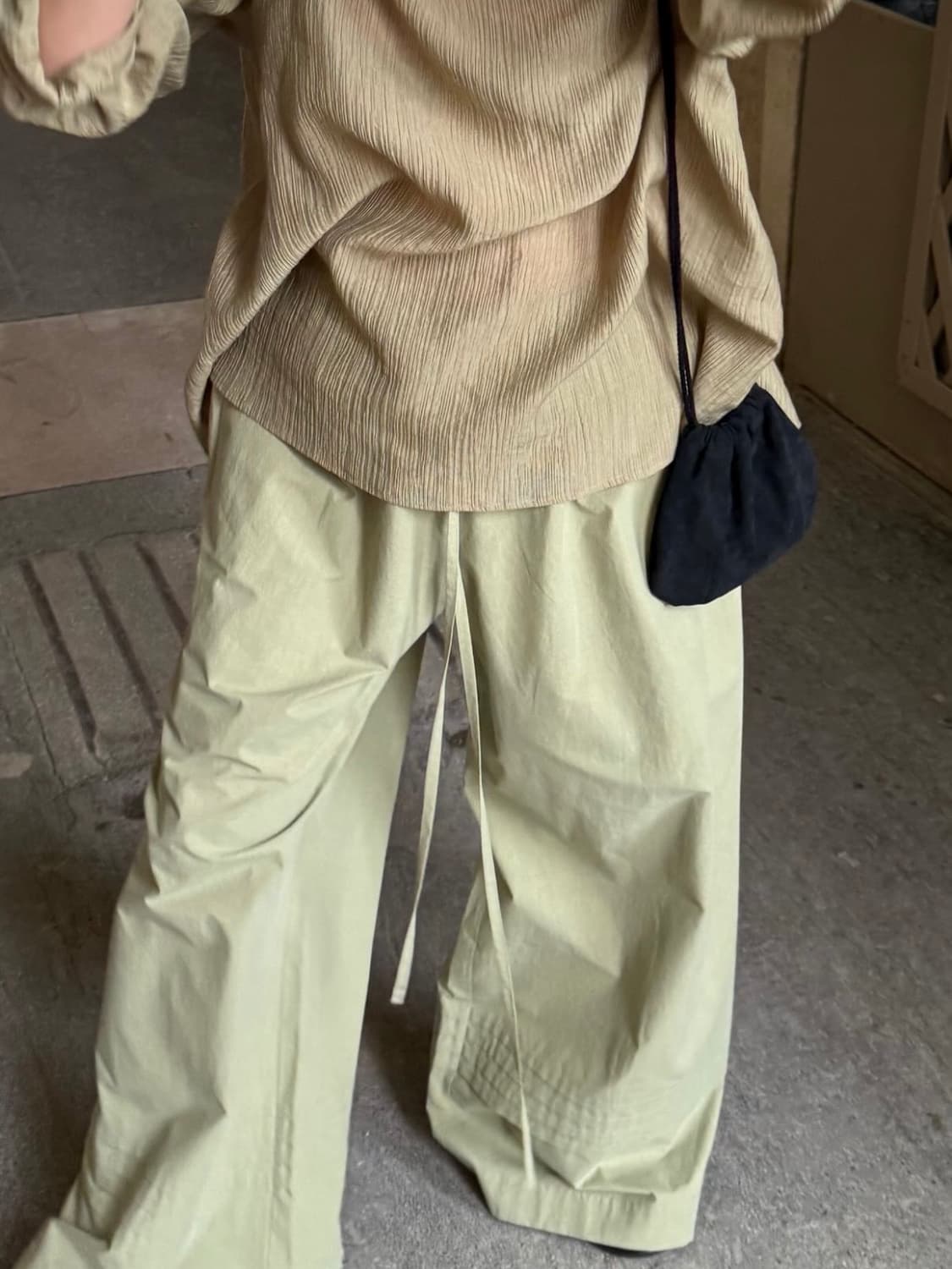 에토스 스웨이드 미니백 상품이미지2