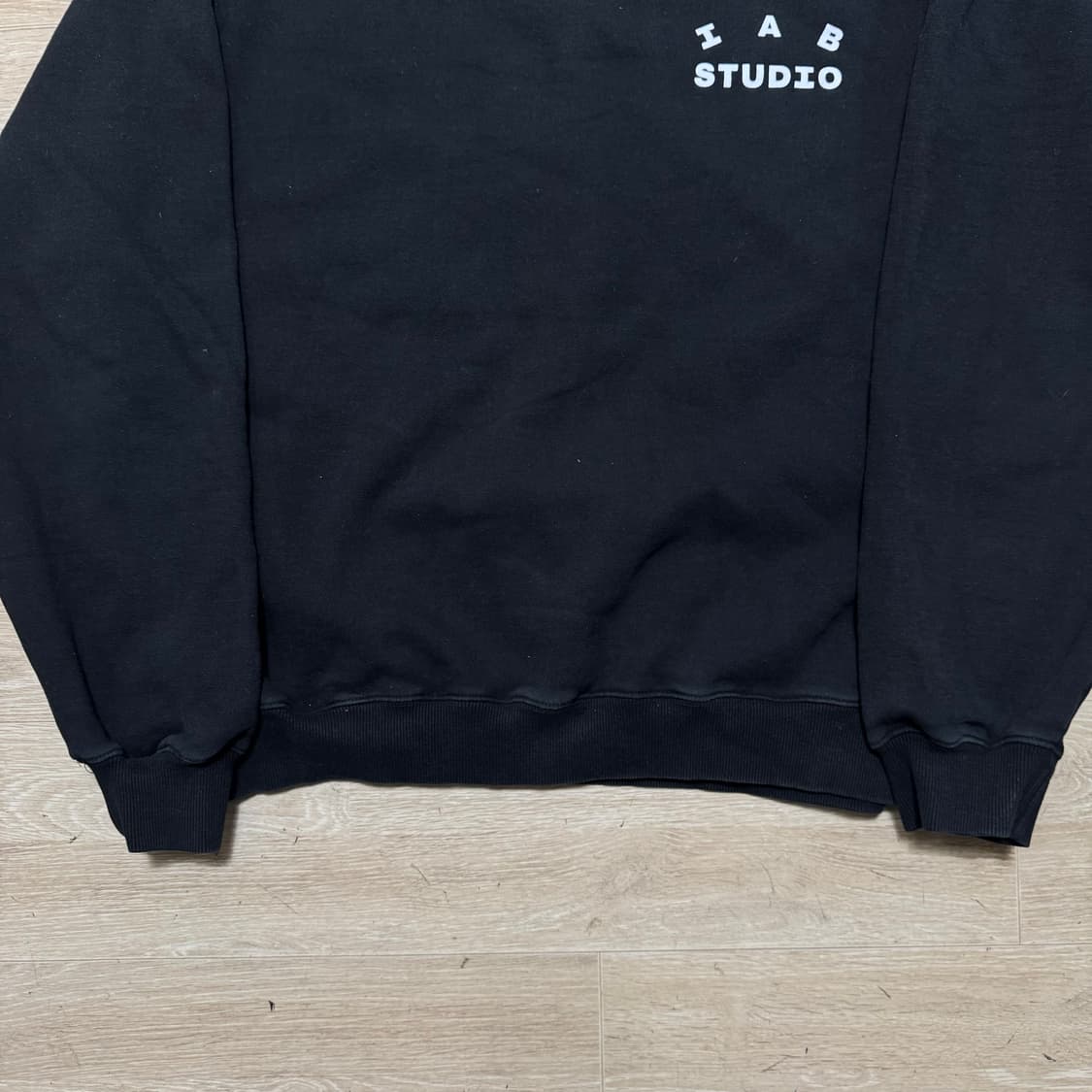 아이앱스튜디오 라운드 맨투맨 상품이미지3