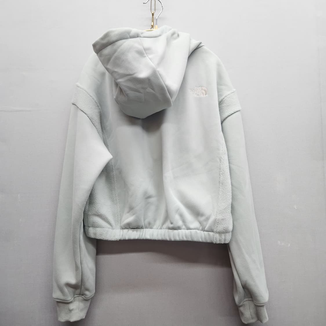 노스페이스 옆라인 디테일 투웨이 크롭 스트링 후드집업90(L) 상품이미지3