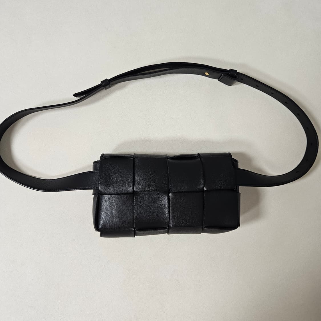보테가베네타 카세트 벨트백 상품이미지2