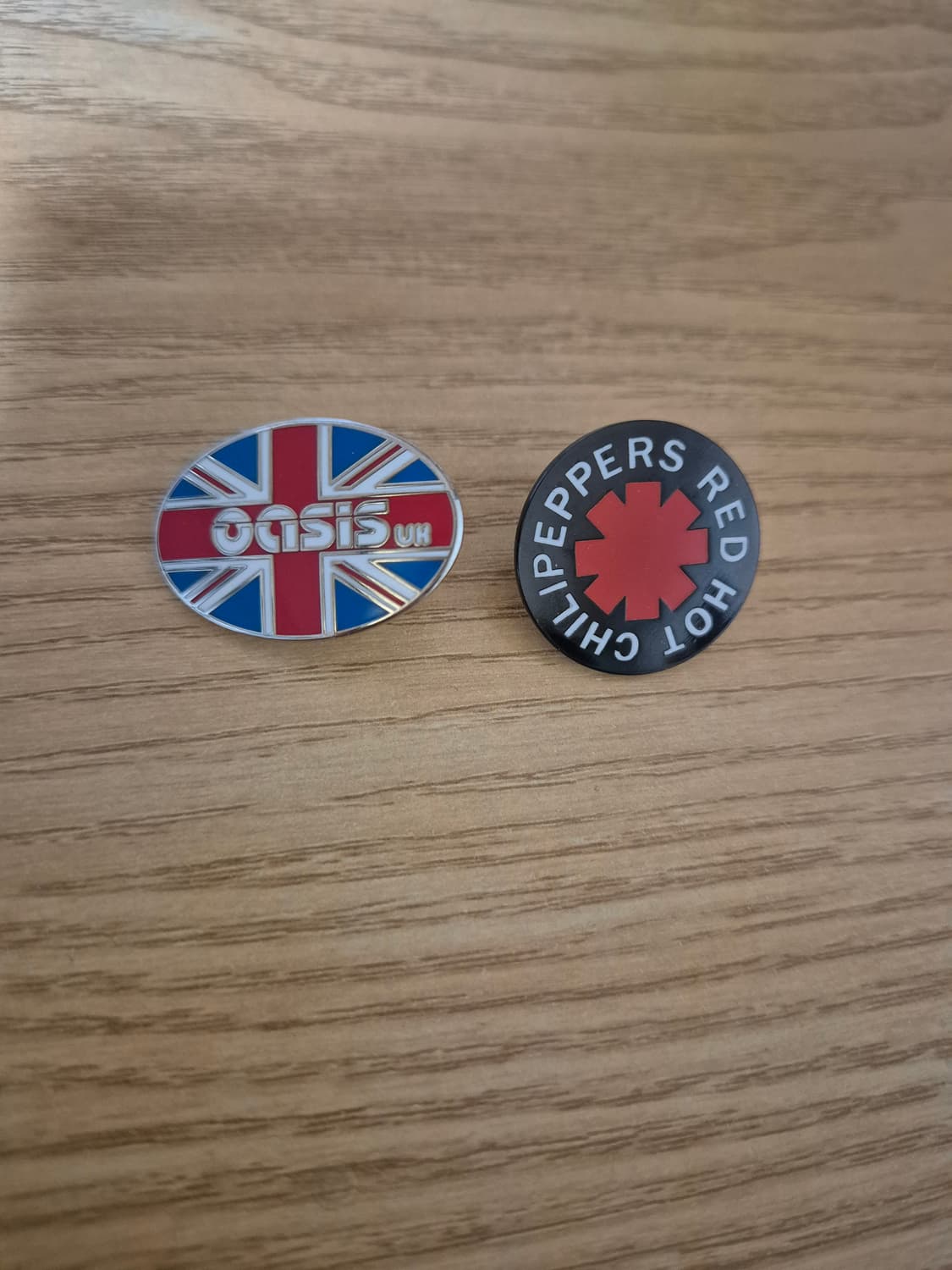 오아시스, 레드 핫 칠리 페퍼스 핀뱃지 상품이미지1