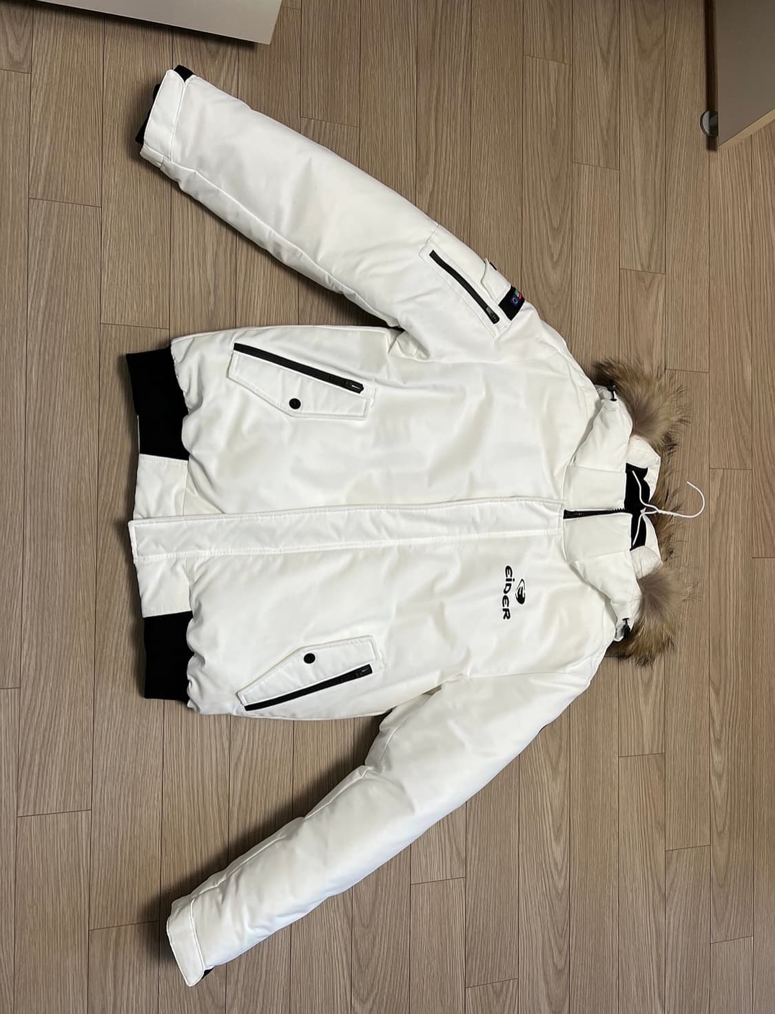 아이더 스투시 흰색 숏패딩 M 상품이미지1