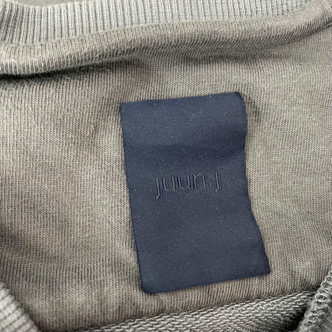 JUUN.J 준지 20FW 엠브로이더리 레터링 맨투맨 상품이미지6