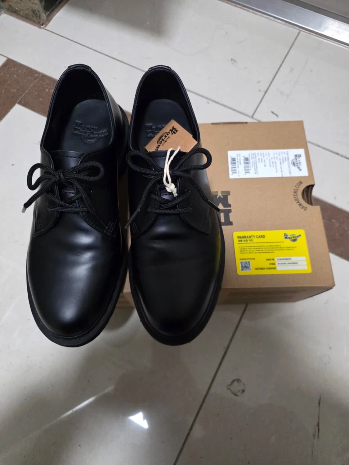 닥터마틴 1461 모노 UK8 (270) 판매합니다.
 상품이미지1