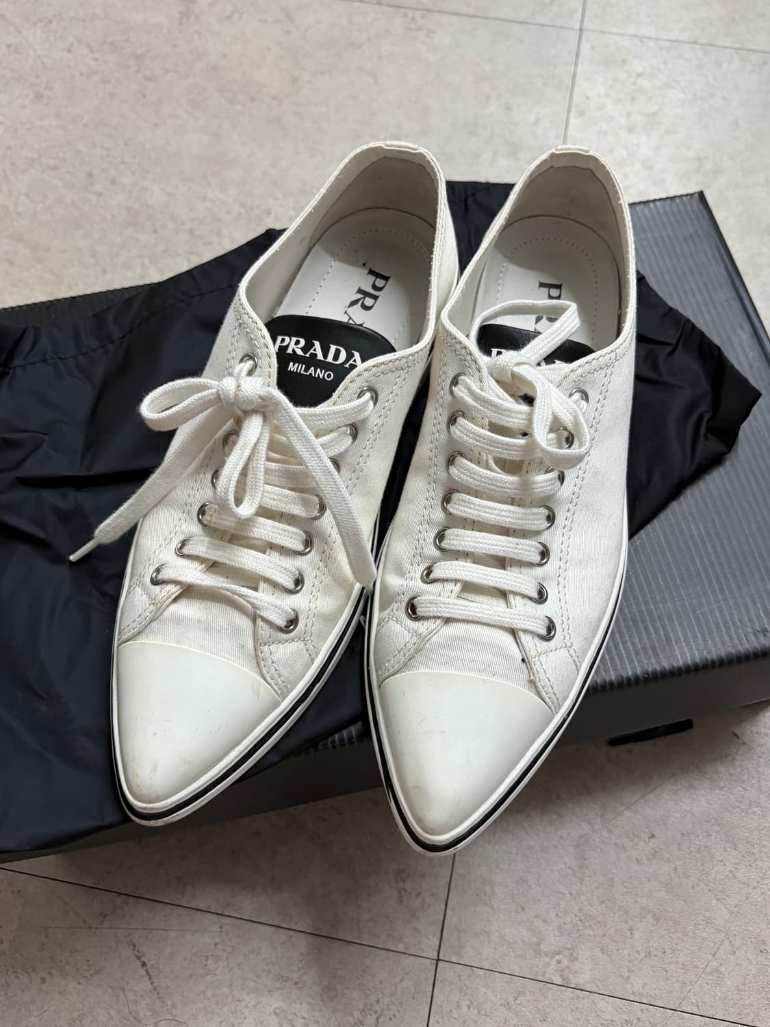 프라다 뾰족스니커즈 351/2 상품이미지1