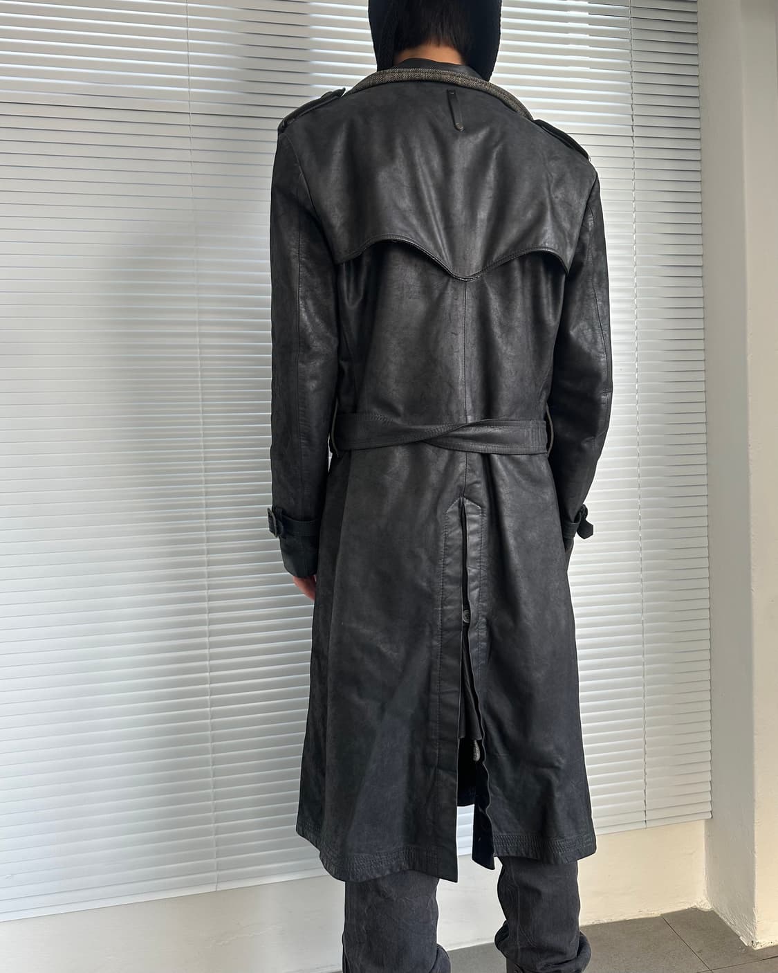 아이작 세럼 초기 아카이브 워싱 레더 코트 상품이미지4