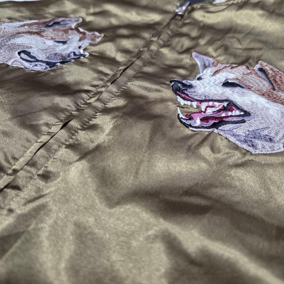 VANQUISH 뱅퀴시 시부야 하치코 자수 리버시블 스카잔 상품이미지4