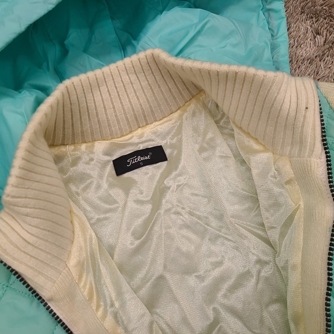 타이틀리스트​후드 패딩 방풍 스윙쟈켓​.  상품이미지3