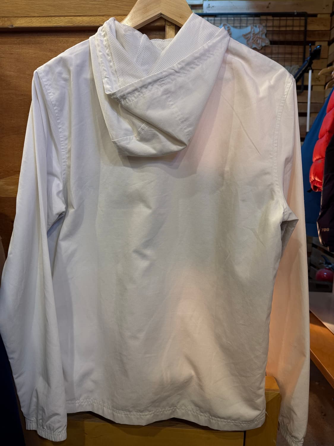 언더아머 화이트 바람막이 상품이미지2