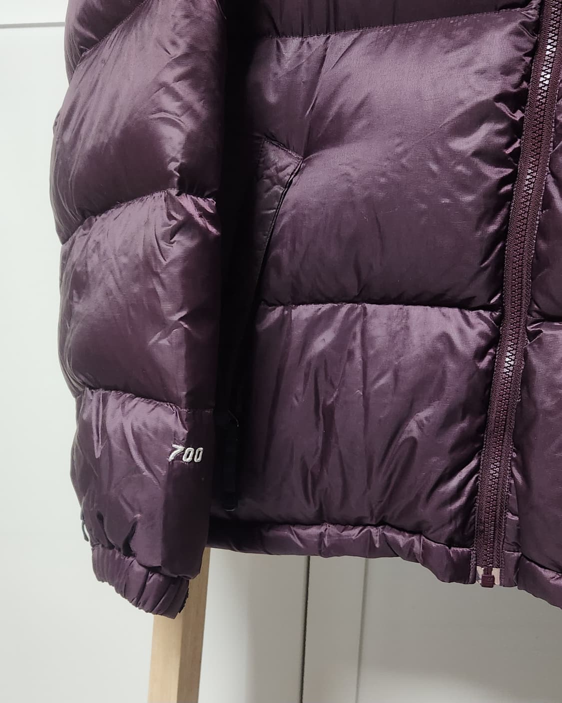 노스페이스 버건디 700 눕시 패딩 자켓 상품이미지3