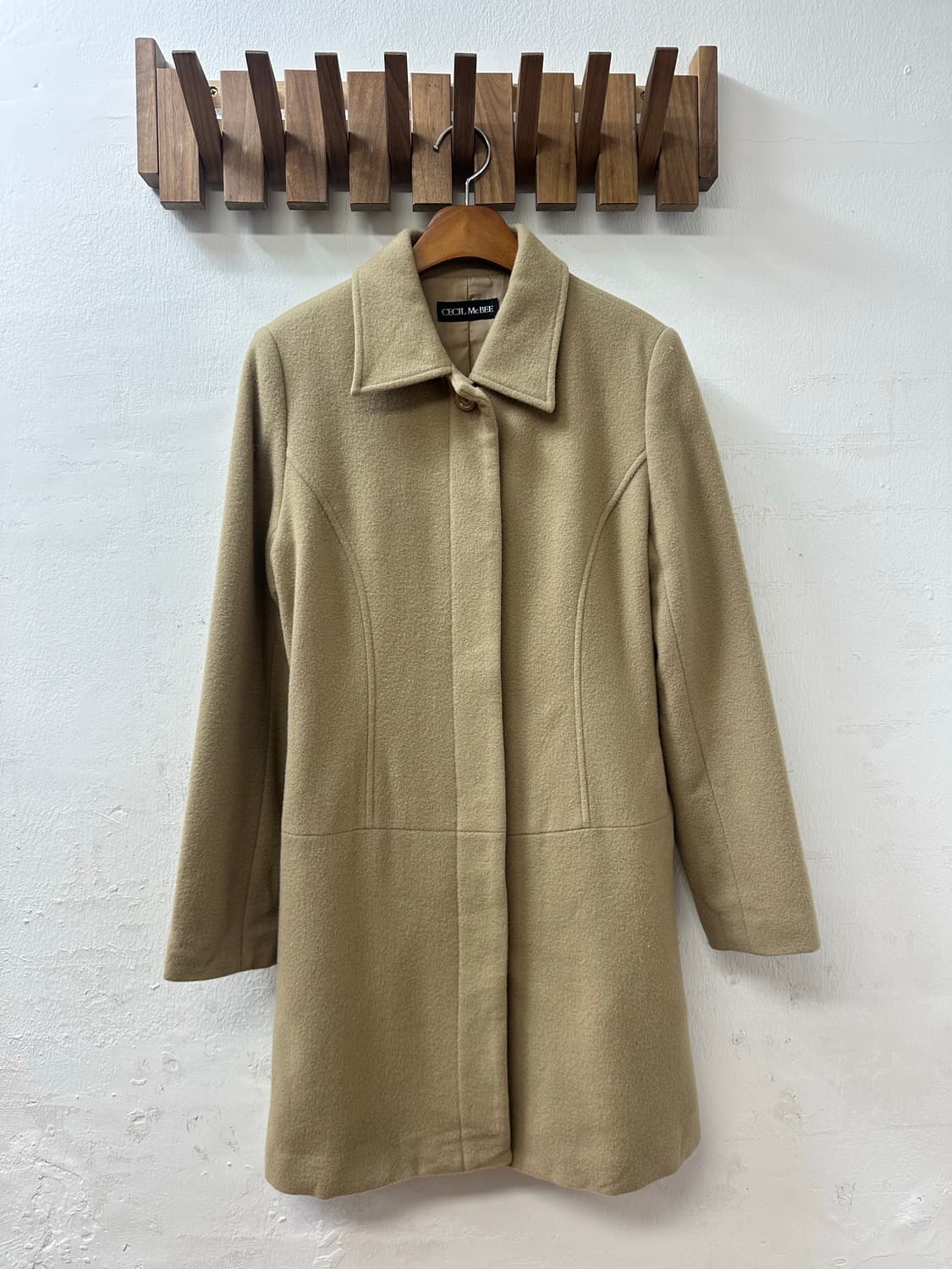 CECIL McBEE 세실맥비 울 블렌드 베이지 히든버튼 하프 코트 상품이미지1