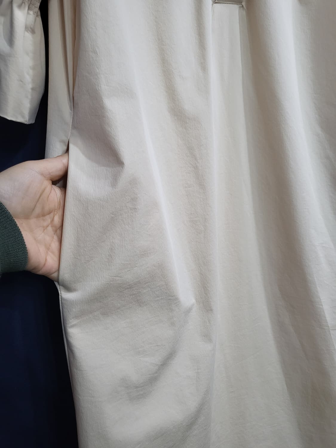 BOWEN 보웬 브이넥 카라 셔링 롱원피스 상품이미지5