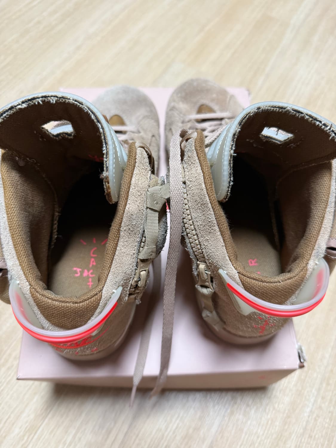 조던 6 x 트래비스 스캇 레트로 SP 브리티쉬 카키 280 상품이미지2