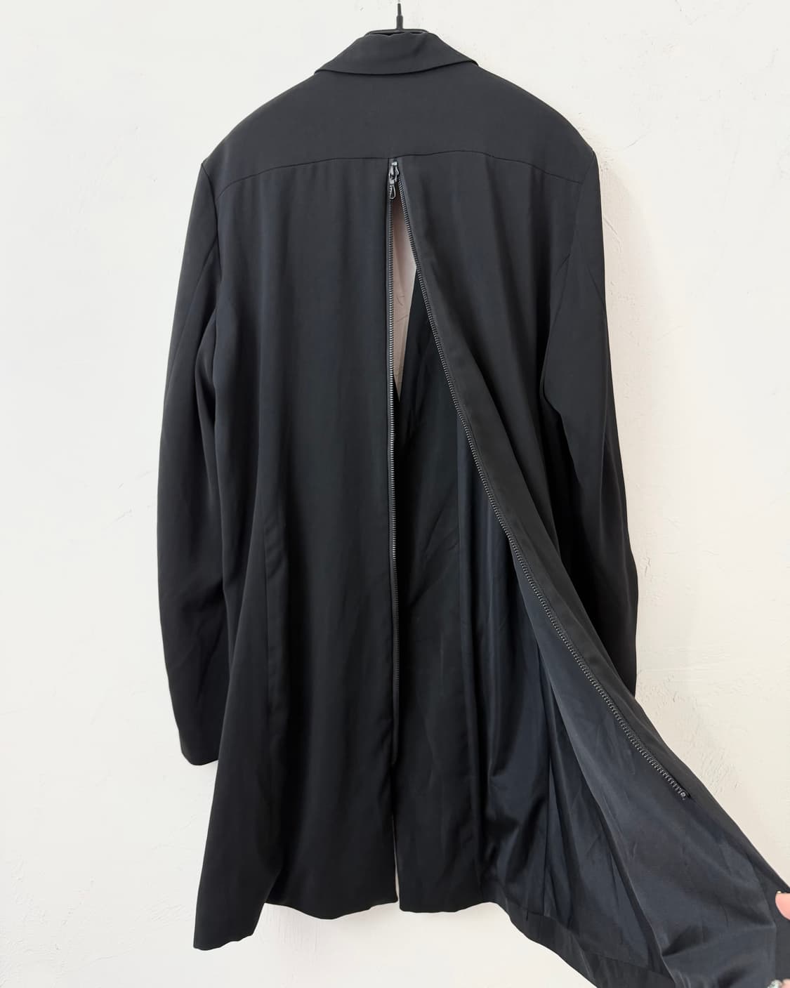 SHELLAC x semanticdesign 절개 코트 상품이미지1