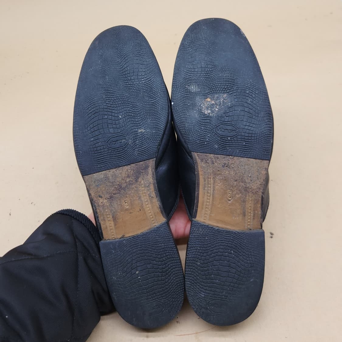 구찌 레더 블로퍼 5 245 상품이미지3