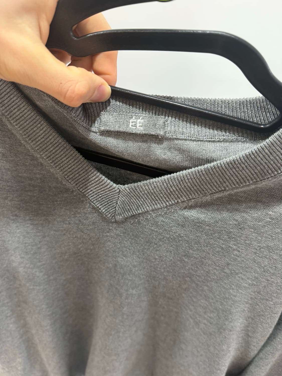 누마레 ee 브이넥 니트 상품이미지4