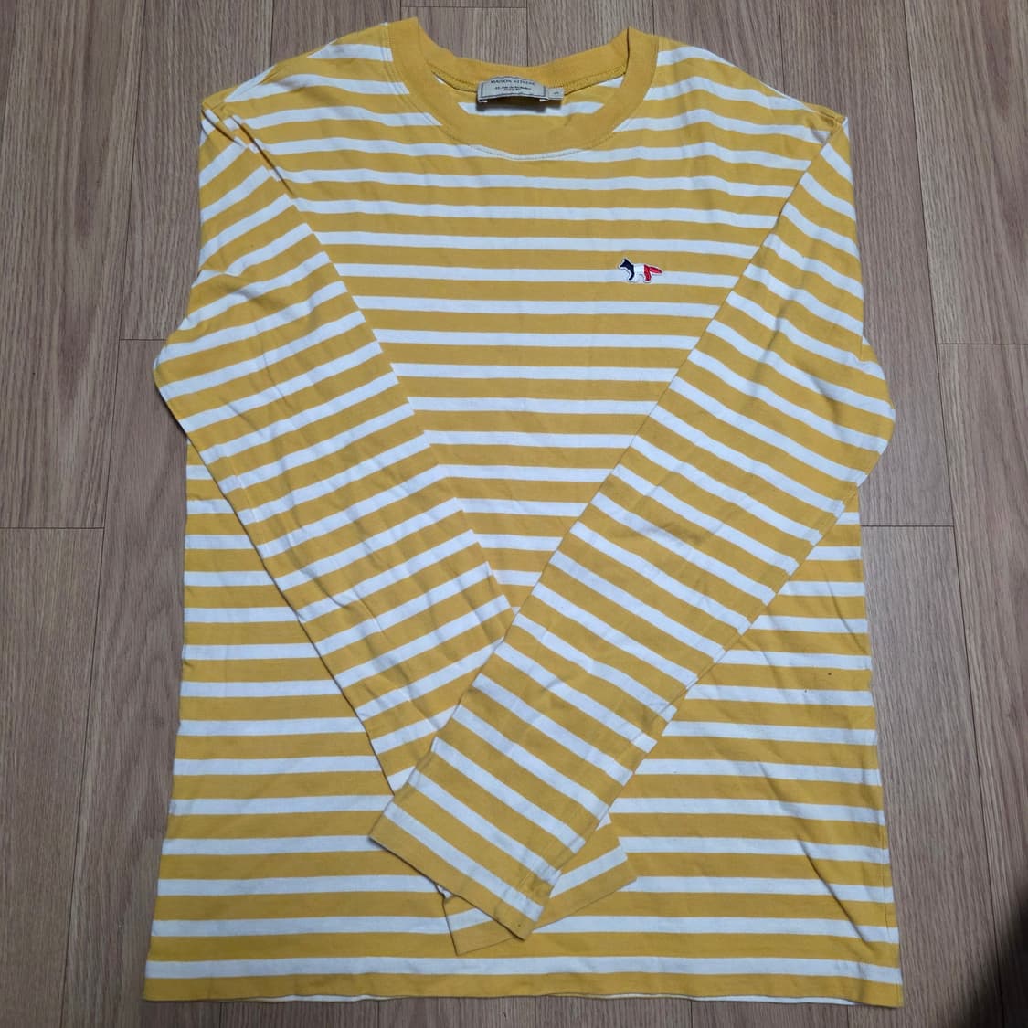 s) 메종키츠네 삼색 폭스 패치 스트라이프 라운드 긴팔 상품이미지1