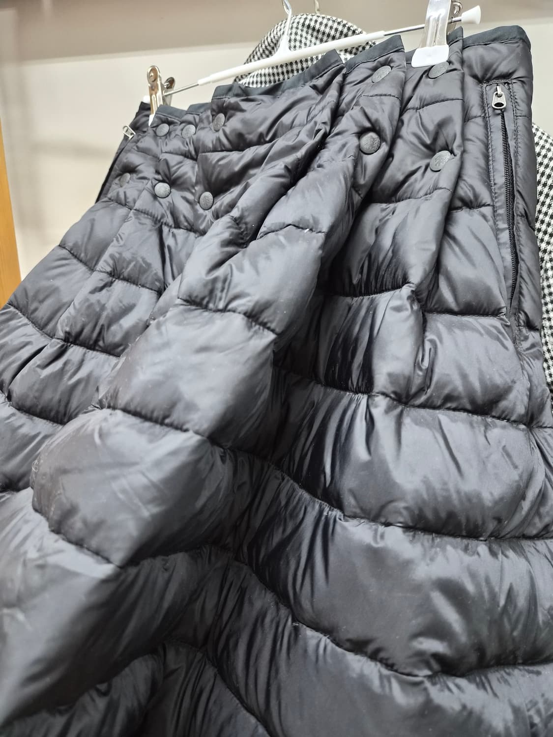 코스 내피퀼팅 루즈핏 자켓. 코오롱 구스패딩스커트 상품이미지8