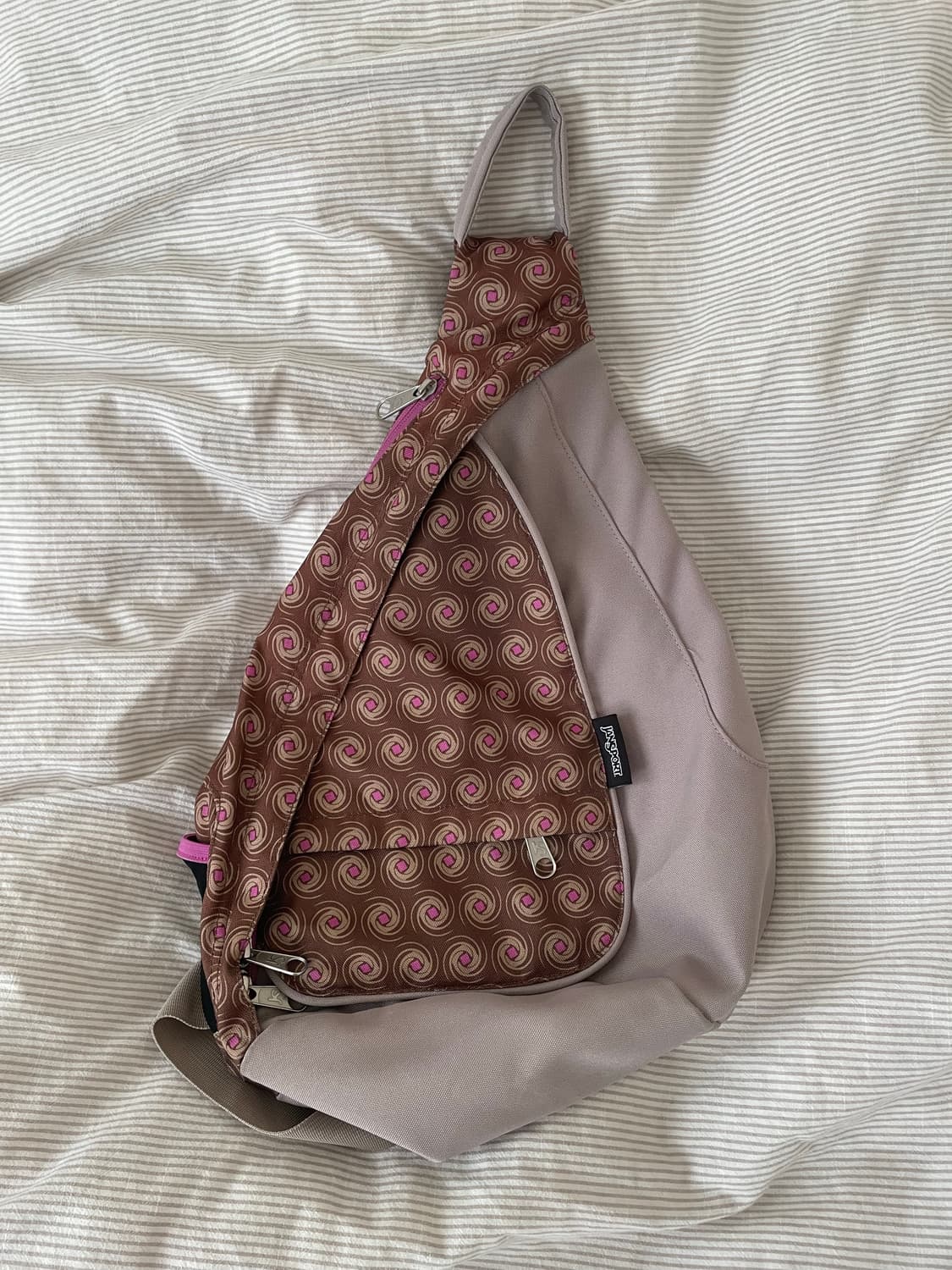 Jansport 슬링백 상품이미지1