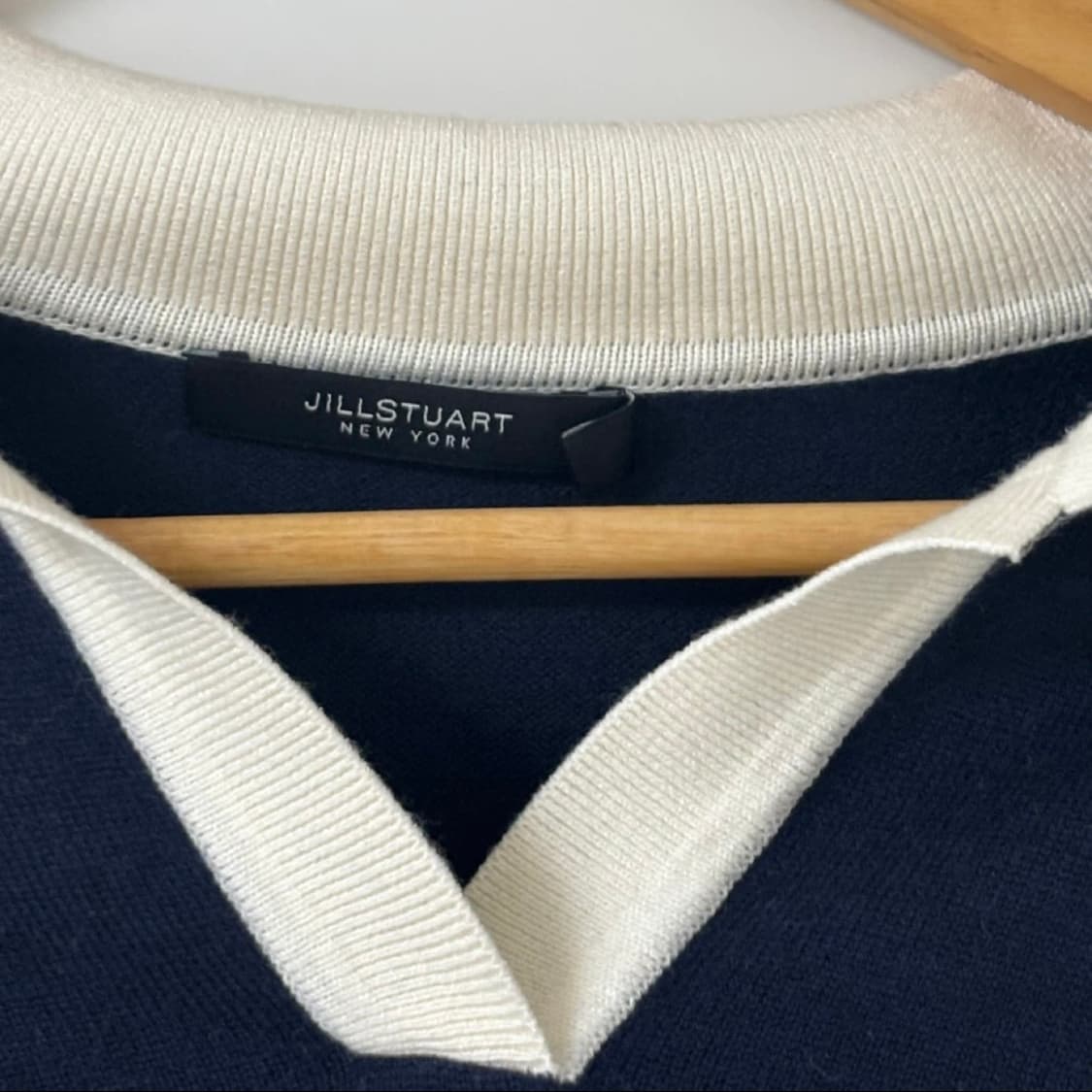 질스튜어트 뉴욕 카라 울니트 상품이미지3