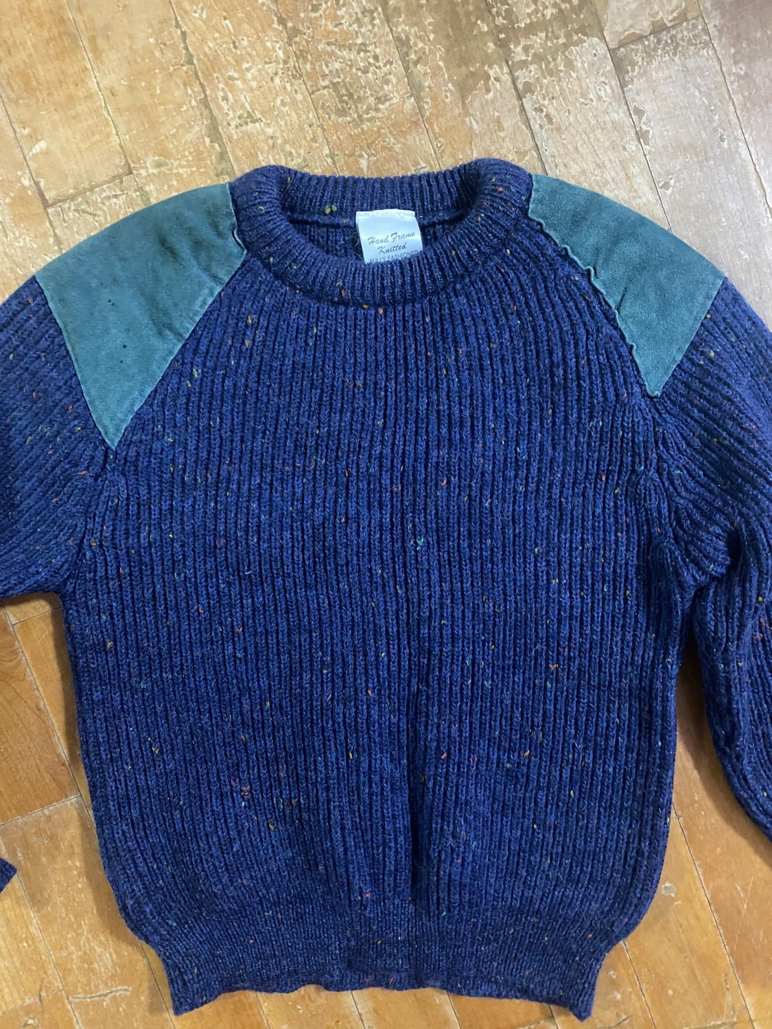 울마크 밀리터리 네이비 스웨이드 덧댐 니트(105) 상품이미지2