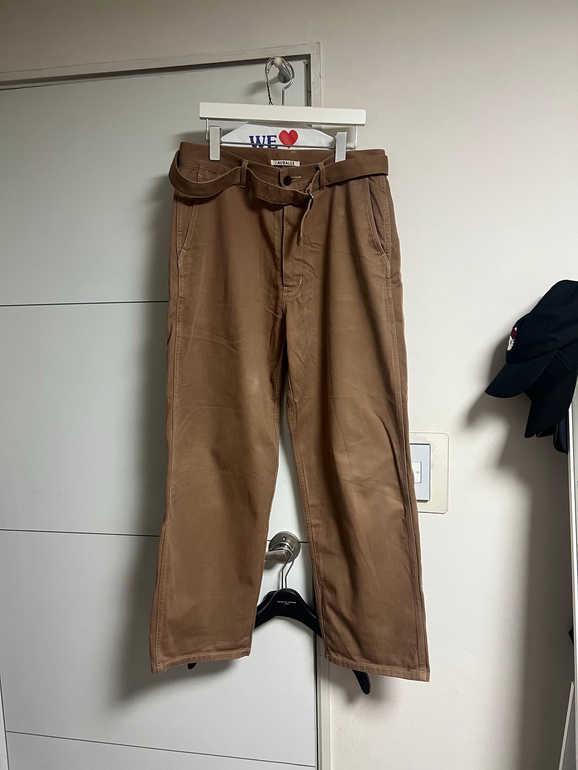 오라리 오가닉 캔버스 벨티드 팬츠 라이트 브라운 상품이미지2