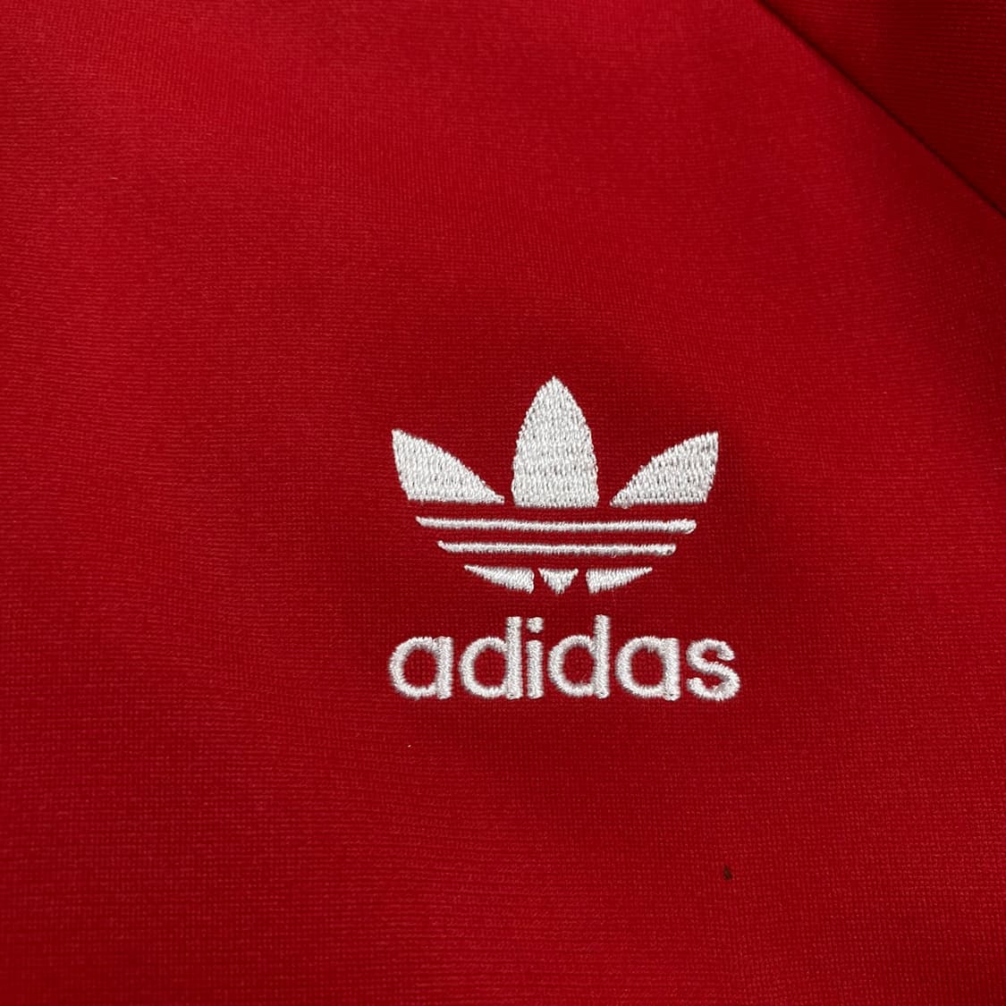 아디다스 레드 컬러 스몰 로고 슈퍼스타 트랙탑 상품이미지2