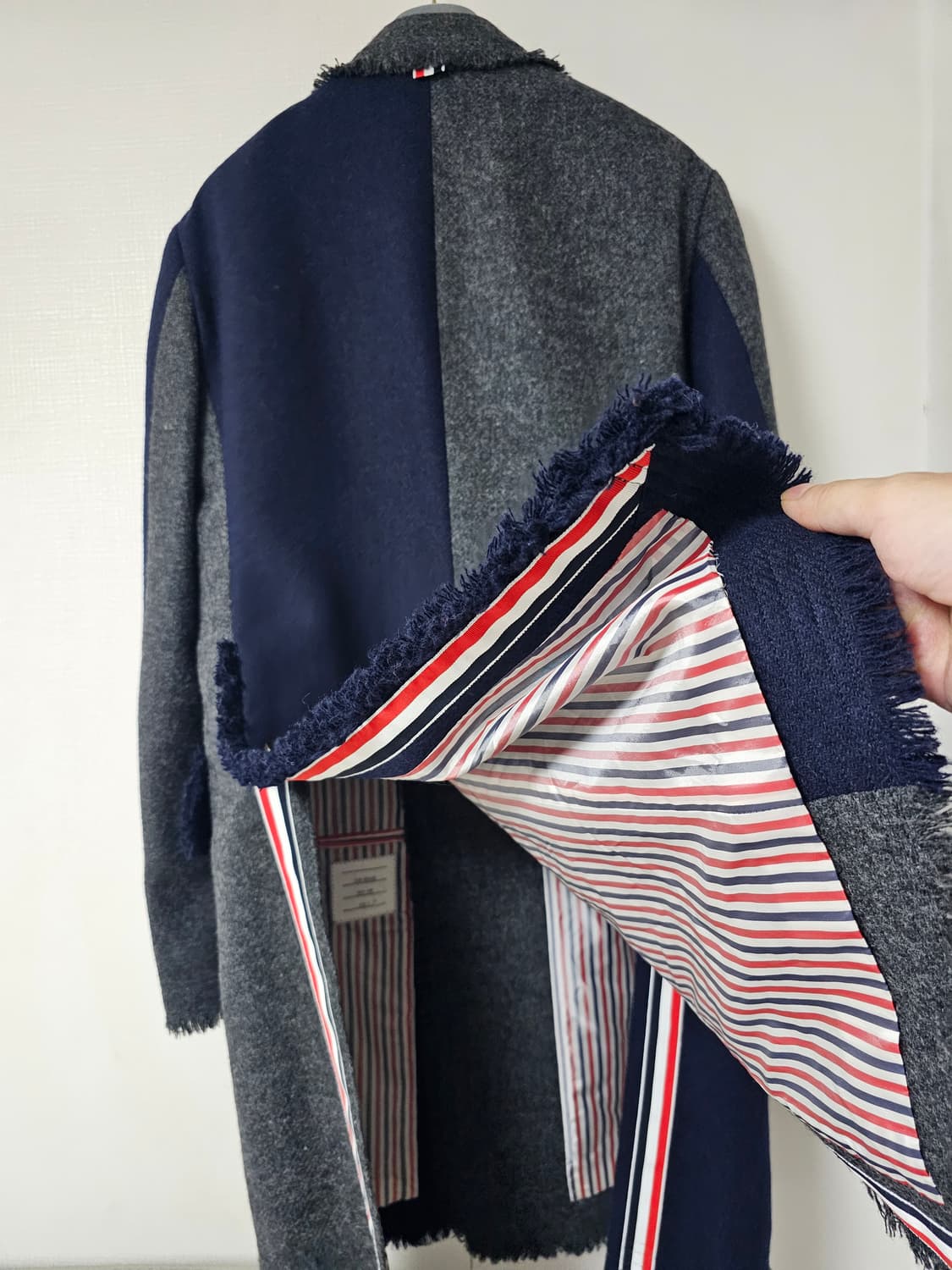 톰브라운 셰틀랜드 펀믹스 헤링본 코트 바지
셋업 판매(100/30) 상품이미지5