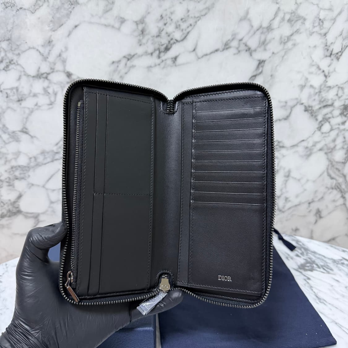 디올 오블리크 지퍼돌이 장지갑 신형
블랙 상품이미지7