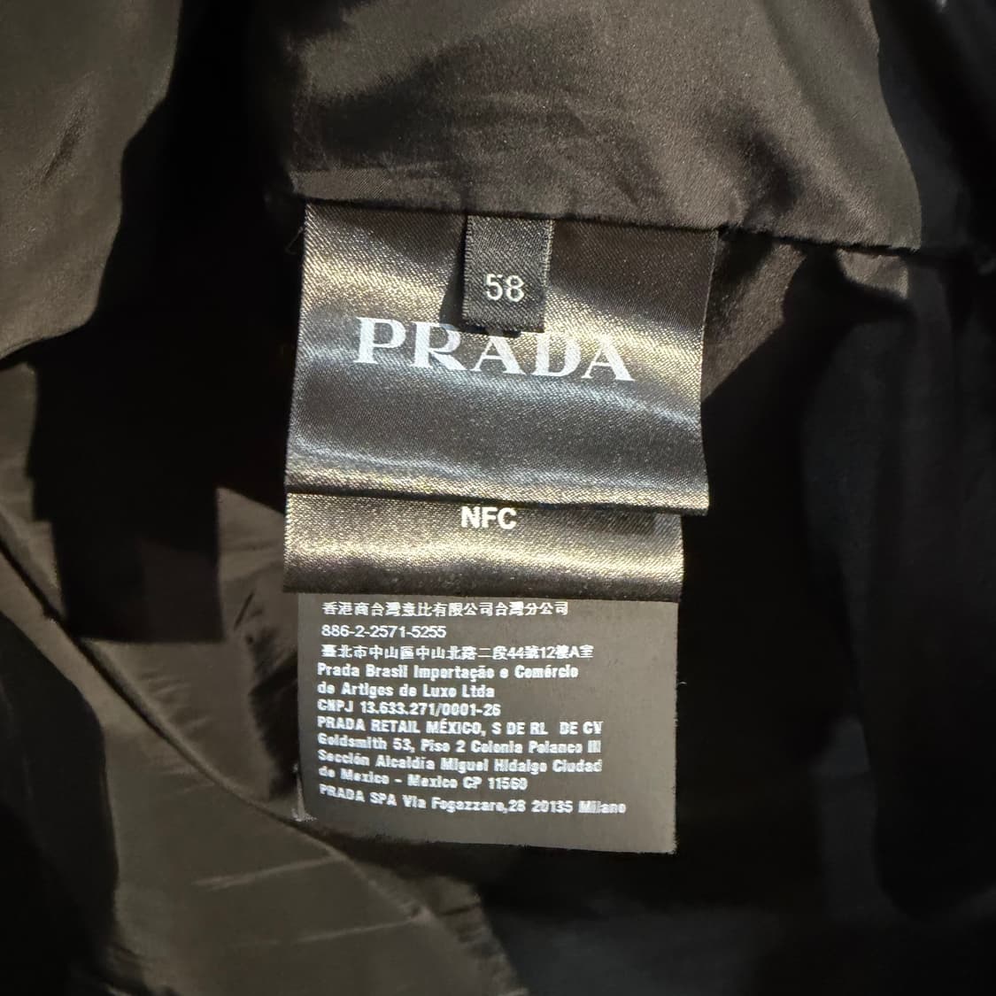 (58) 프라다 리나일론 삼각로고 바람막이 상품이미지5