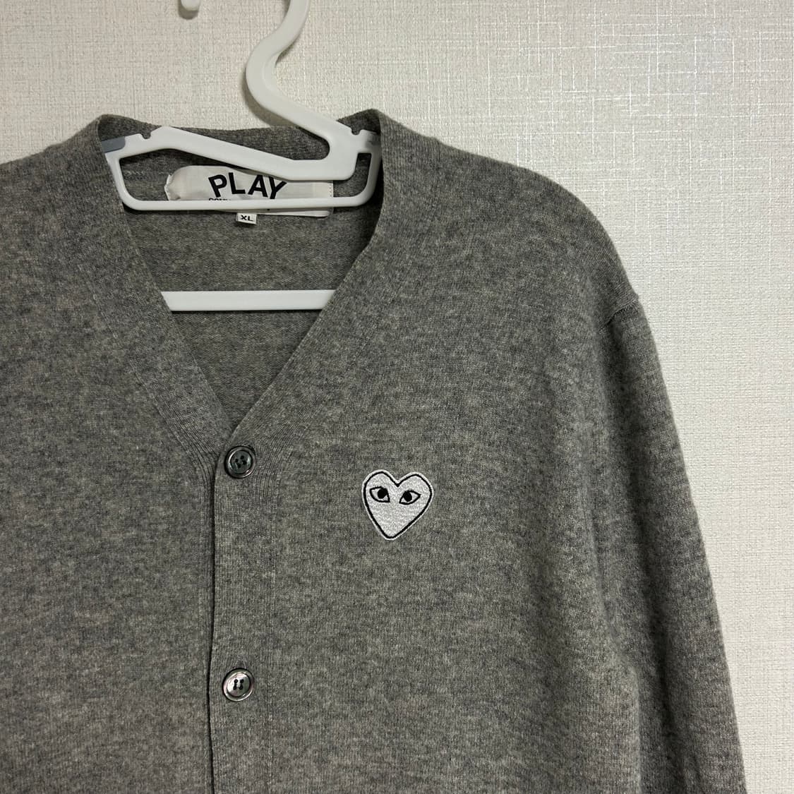 꼼데가르송 화이트 와펜 브이넥 니트 가디건 그레이 XL 상품이미지5