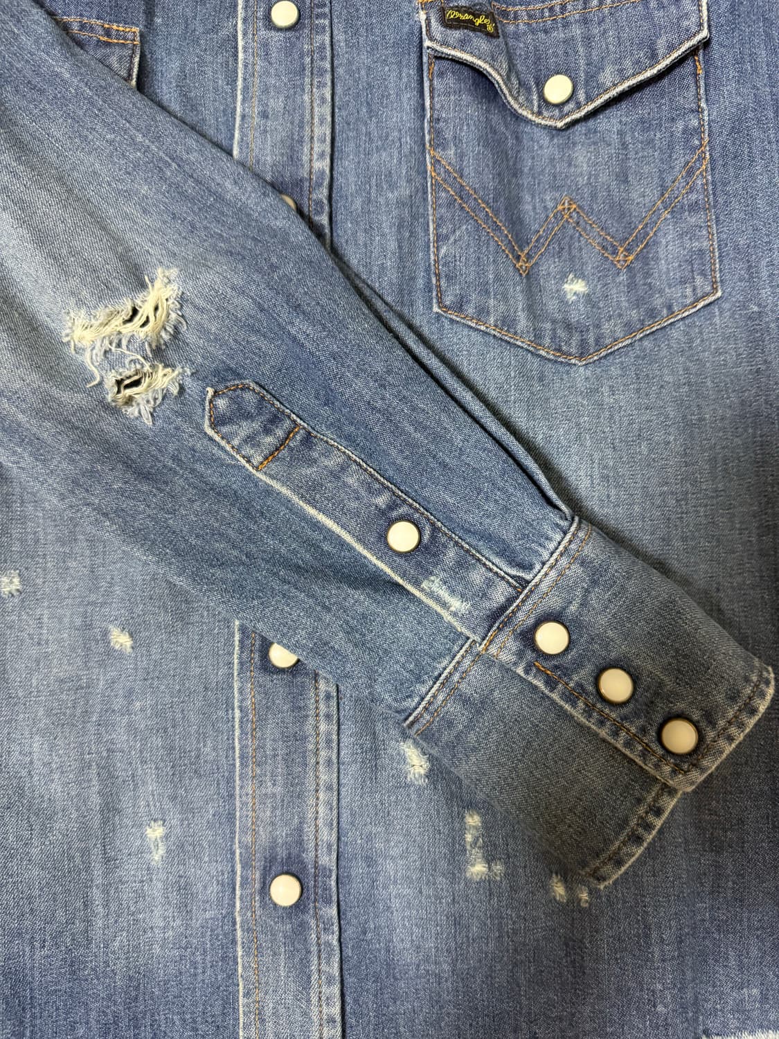 랭글러(Wrangler) X 나노유니버스 별주 데미지 데님 셔츠 상품이미지4